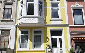 Gemuetliche Wohnung Mit Geteiltem Essbereich Am Rande Des Bremer Viertel